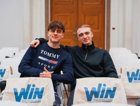 Deviens Chargé de marketing sportif avec Win