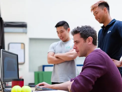 Les entreprises du sport misent sur les jeunes talents