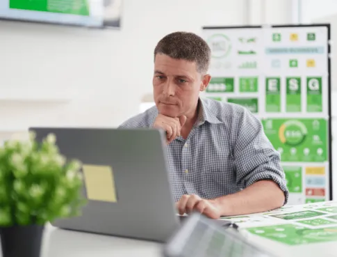 Le mod&egrave;le &eacute;cole-entreprise s&eacute;duit les clubs, f&eacute;d&eacute;rations et &eacute;quipementiers