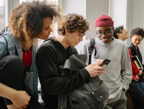 Les formations sp&eacute;cialis&eacute;es attirent de plus en plus de profils universitaires