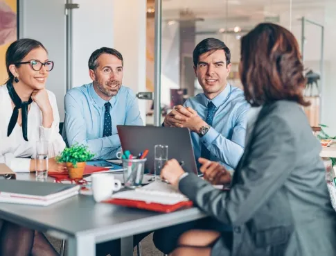 Cours th&eacute;orique et terrain : comment l'&eacute;cole articule les deux dimensions