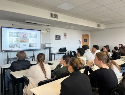 Une immersion concr&egrave;te dans l&rsquo;univers du sport business d&egrave;s la premi&egrave;re ann&eacute;e