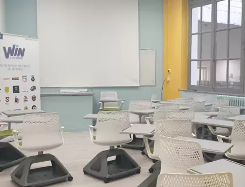 Des cours à distance améliorés grâce au Polycom