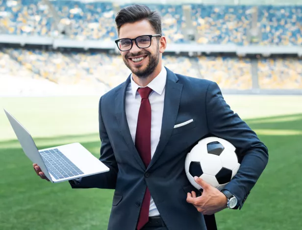Agent-de-jour-Win-Sport-School-Laval-Bachelor-Management-du-sport-Bachelor-Marketing-Sportif