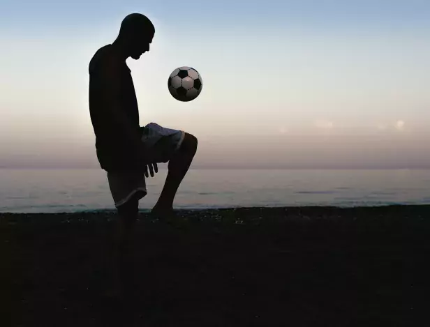 man-playing-soccer-2021-08-28-05-51-18-utc