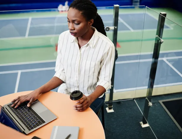 La-digitalisation-transforme-le-Bachelor-Management-du-Sport