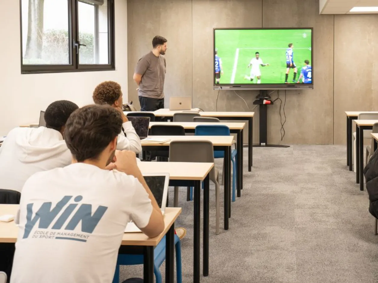 sport-business-7-raisons-d’accelerer-ta-carriere-des-maintenant-win-sport-school-paris-management-du-sport-alternance